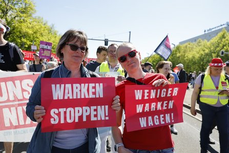 Demonstrationszug des DGB zum 1. Mai 2026 vom Strausberger Platz zum Roten Rathaus