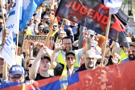 Demonstartionszug des DGB zum 1. Mai 2026 vom Strausberger Platz zum Roten Rathaus