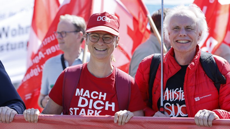 Demonstartionszug des DGB zum 1. Mai 2026 vom Strausberger Platz zum Roten Rathaus
