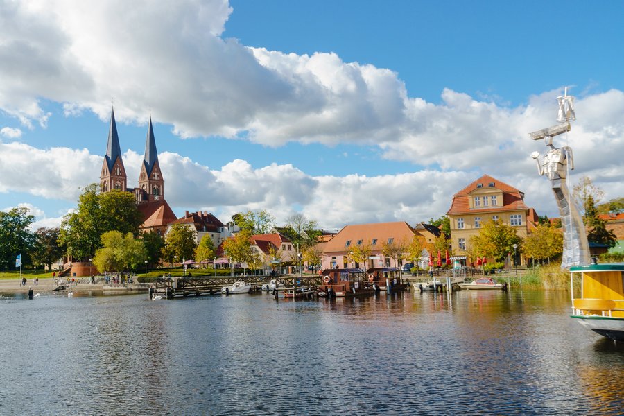 Neuruppin, Blick vom See auf St. Trinitatis